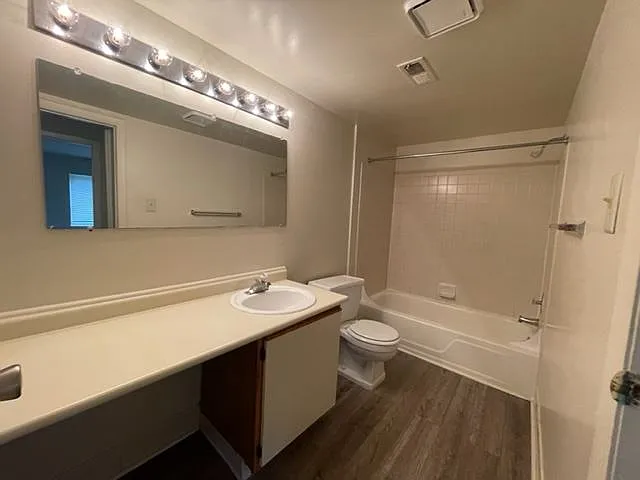 Autumn Ridge Apartments — Photo 100
