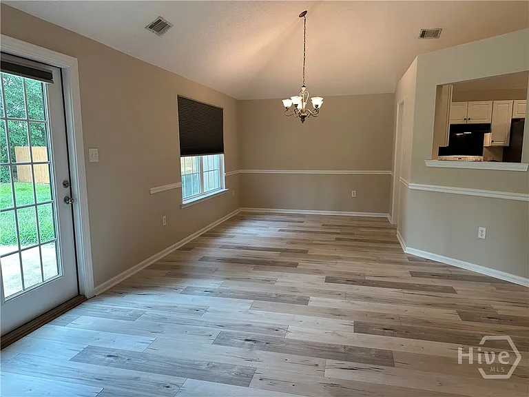 223 Chippingwood Cir — Photo 6