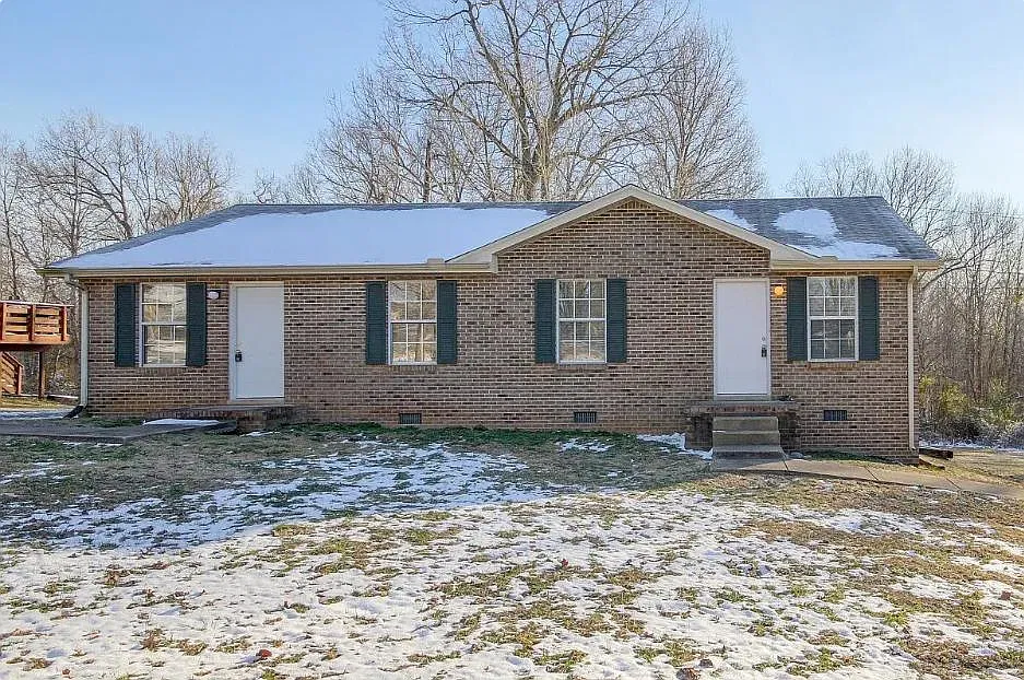 2 bed, 760 sqft, $1,100 — Photo 1