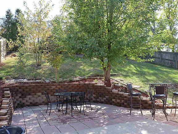2nd image of 3005 Featherstone Dr