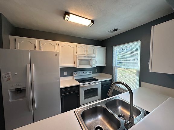 5th image of 1416 Ellis Ave