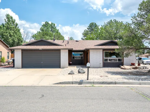 5700 Sweetwater Dr NW, Albuquerque, NM 87120