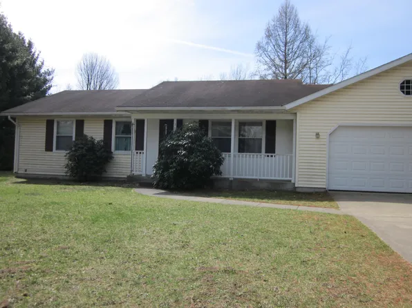 28121 Two Oaks Cir, Lawton, MI 49065