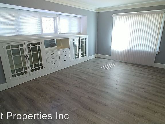 2nd image of 3044 Juniper St