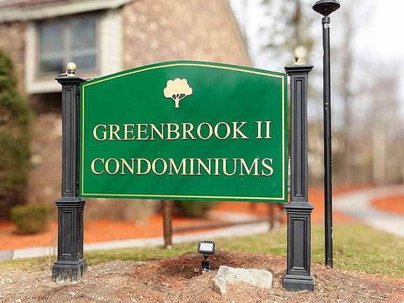 2nd image of 124 Greenbrook Dr Unit 124