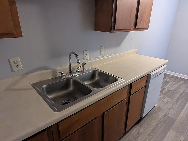 East Lake Apartments — Photo 29