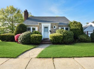509 Grant Pl, Uniondale, NY 11553