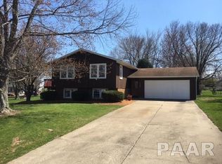 1122 Arthur Ln, Metamora, IL 61548