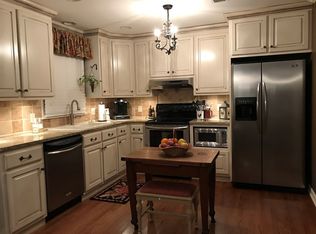 604 Peachtree St, Douglas, GA 31533