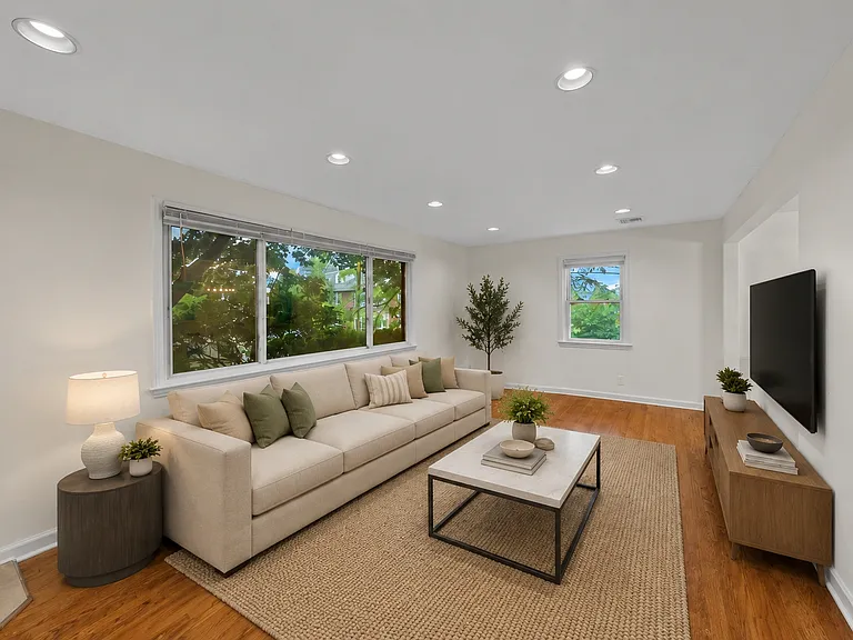 160 Magnolia Ave — Photo 3