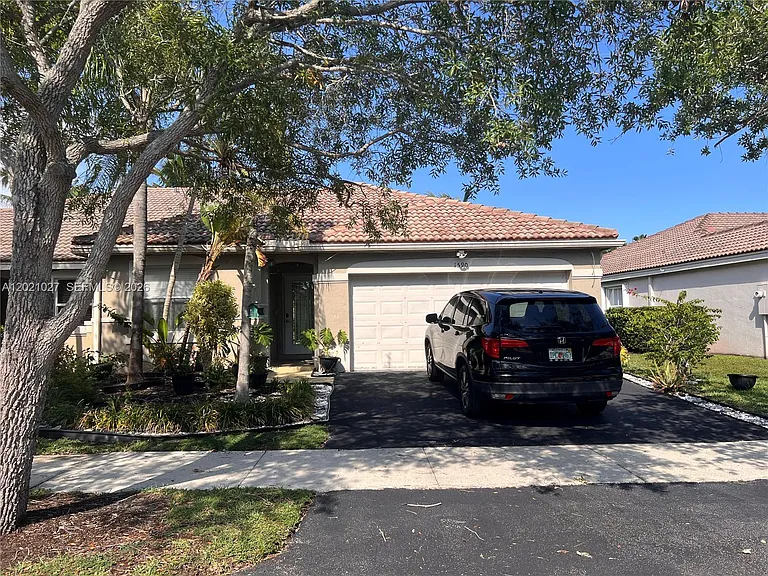 1590 Orion Ln — Photo 1