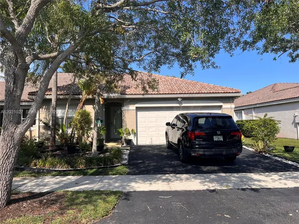 1590 Orion Ln, Weston, FL 33327