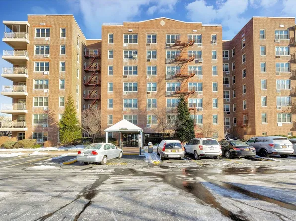 23-35 Bell Blvd #2D, Bayside, NY 11360