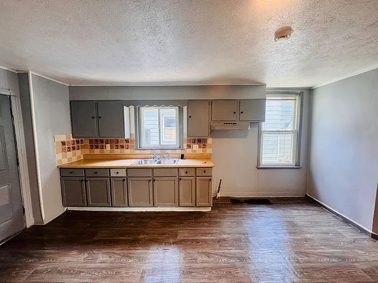 7209 Park Ave — Photo 6