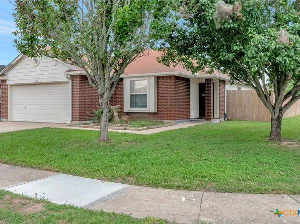 302 Clydesdale Ln, Victoria, TX 77904