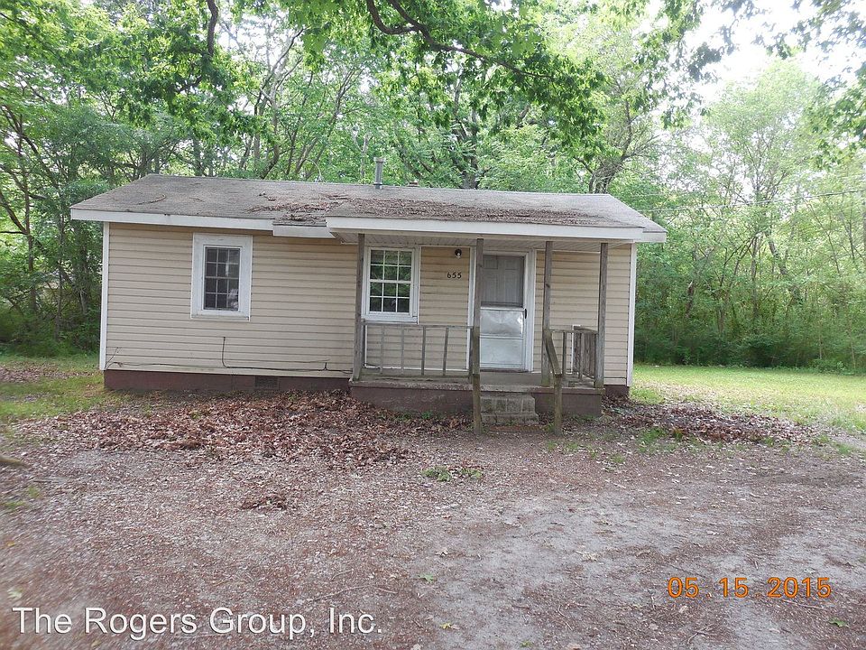 2nd image of 655 N Main St