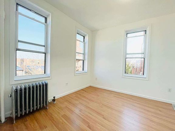 3rd image of 28-21 37th St #4R