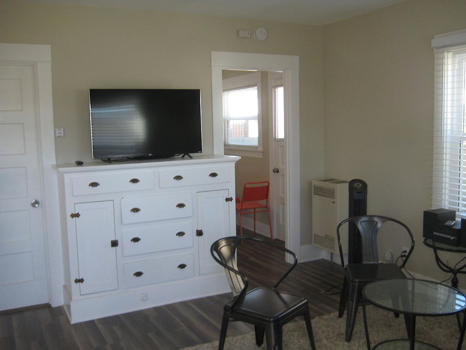 1st image of 348 1/2 W Sepulveda St