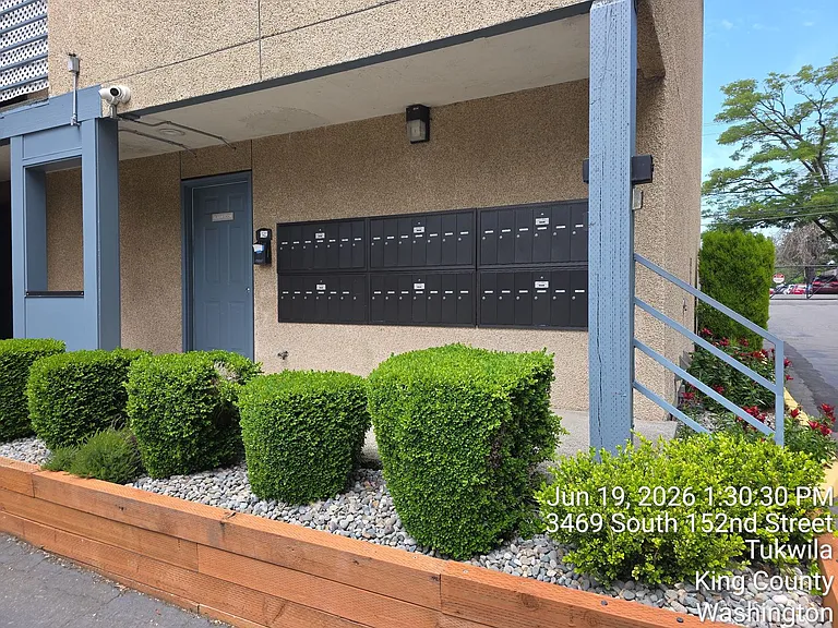 3469 S 152nd St — Photo 24