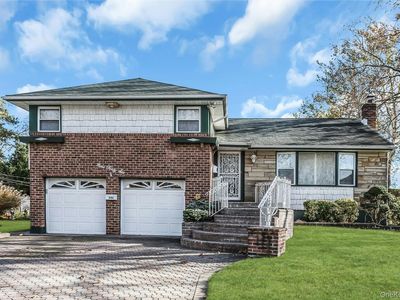 946 Bard Road, Westbury, NY, 11590