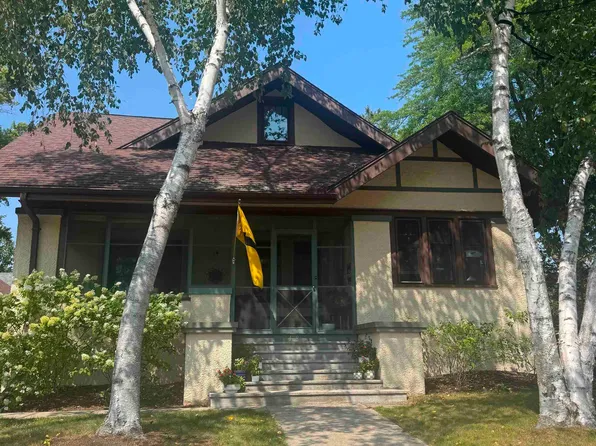 478 South St, Green Lake, WI 54941