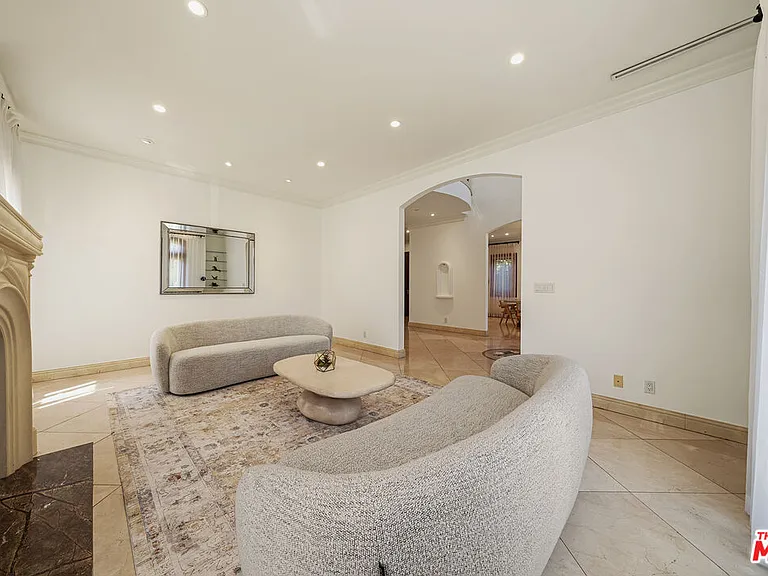 9033 Cresta Dr — Photo 5