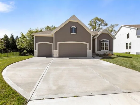 25313 W 142nd Pl, Olathe, KS 66061