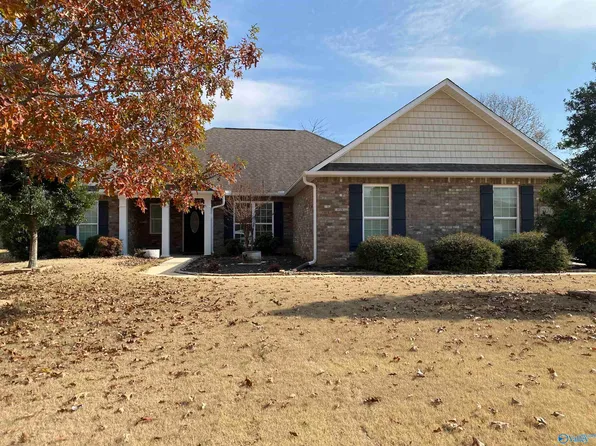 207 Somer Bridge Dr, Huntsville, AL 35811