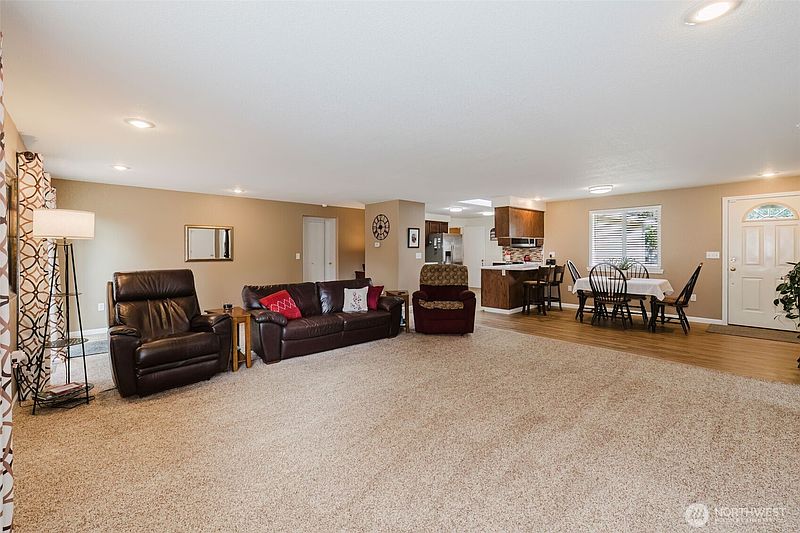 5th image of 6820 Meridian Road SE