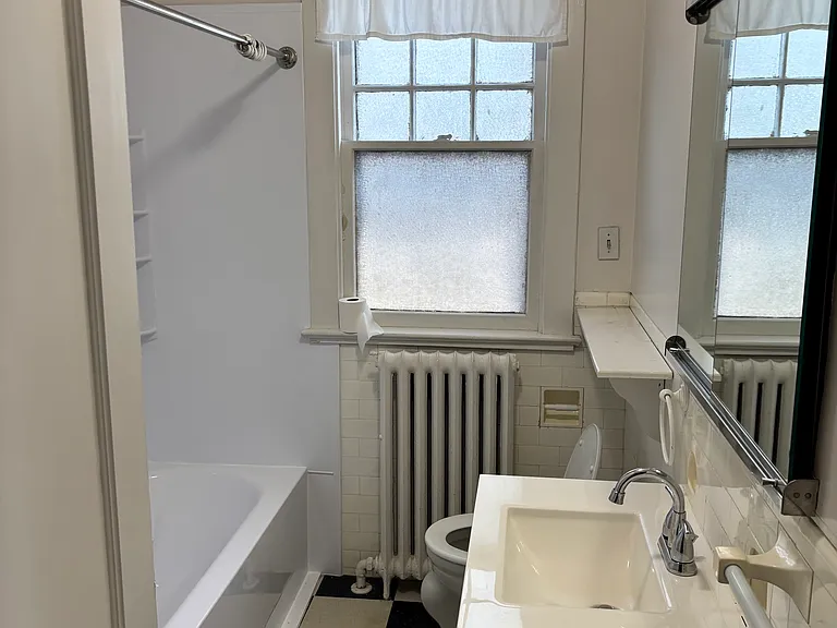 622 Richmond Ave — Photo 5