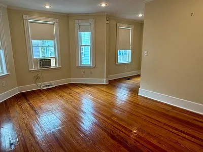 2 bed, 831 sqft, $3,000 — Photo 2