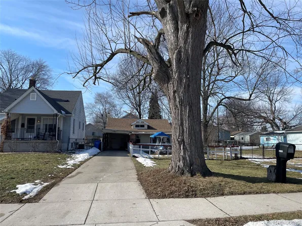 26521 Barrington St, Madison Heights, MI 48071