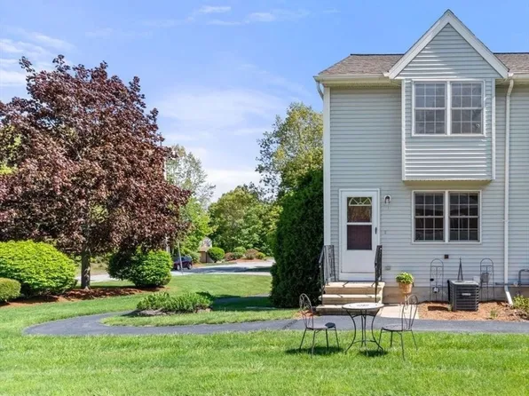 5 Kennedy Dr #1, Chelmsford, MA 01824