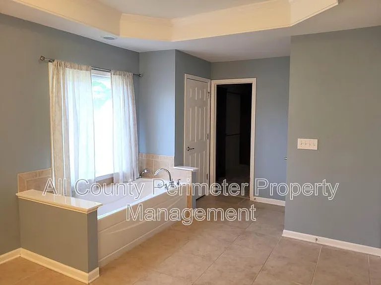 4445 Agard St — Photo 17