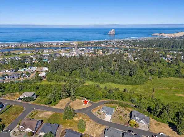 12 Reddekopp Rd, Pacific City, OR 97135