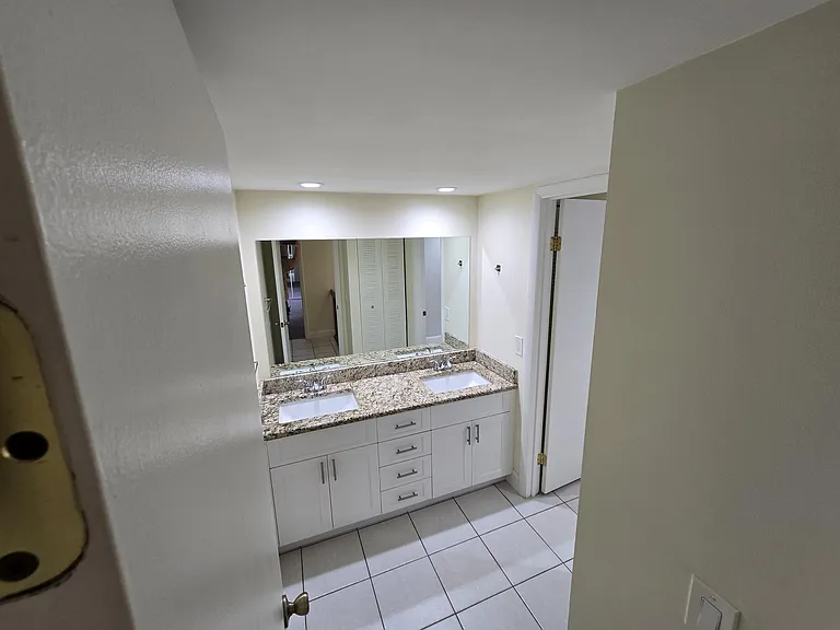 3232 Meridian Way N #B — Photo 13
