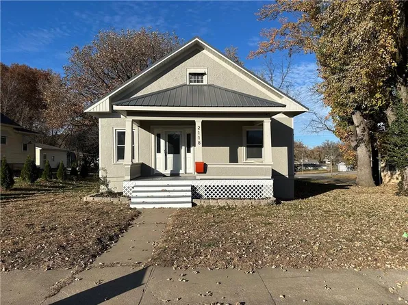 2118 South St, Lexington, MO 64067