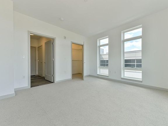 5th image of 180 Telford St Unit 321