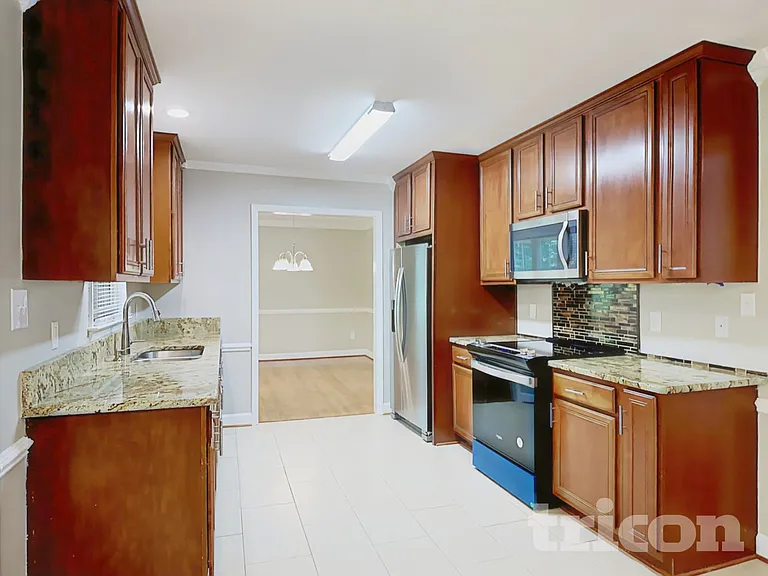 3200 Oliver Dr — Photo 6