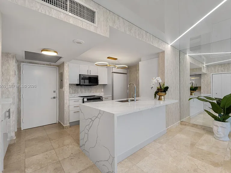 10275 Collins Ave #507 — Photo 9