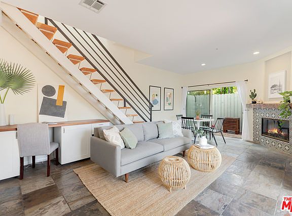 5th image of 1457 Centinela Ave APT 7