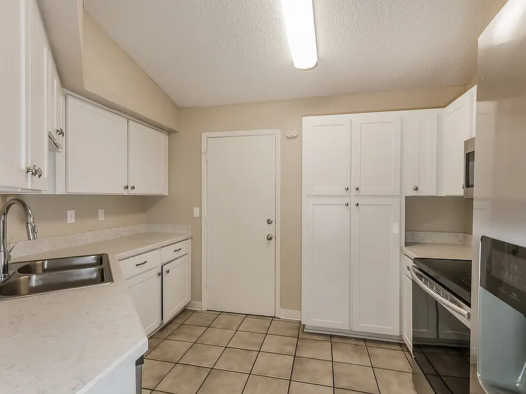 227 Belfort Pl — Photo 6