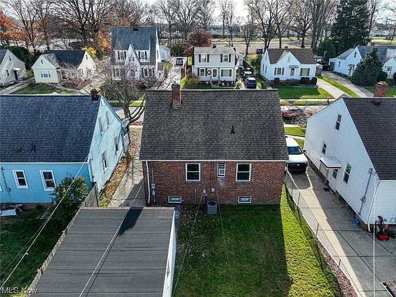 3rd image of 5714 Theota Ave