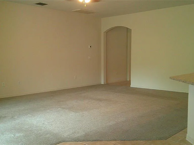 609 Cedar Waxwing Dr — Photo 7