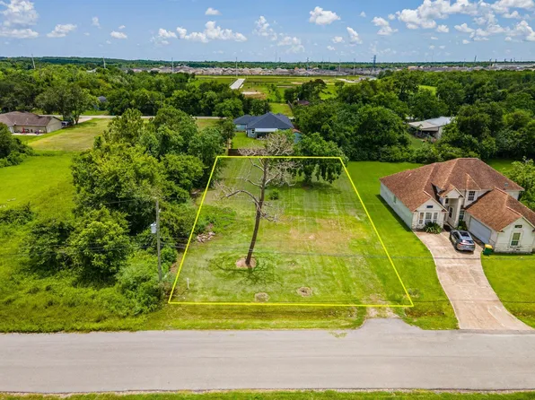 4905 Lawndale St, La Marque, TX 77568