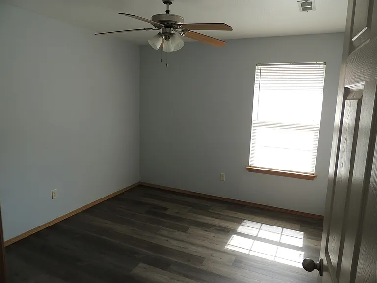 649 S Rilynn Ave — Photo 5