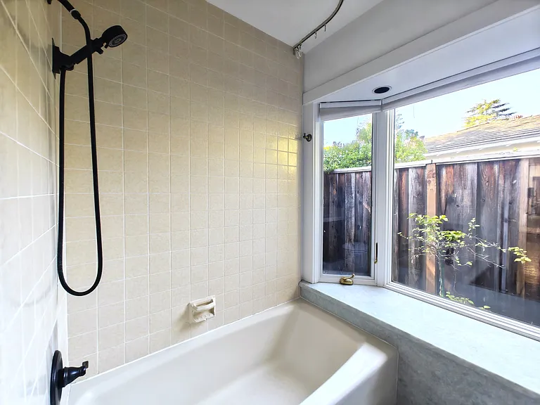1138 Laureles Dr — Photo 14