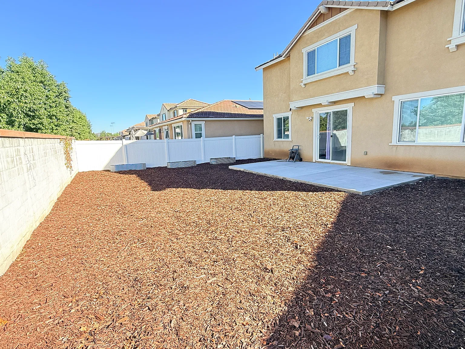 4 bed, 2211 sqft, $3,400 — Photo 3