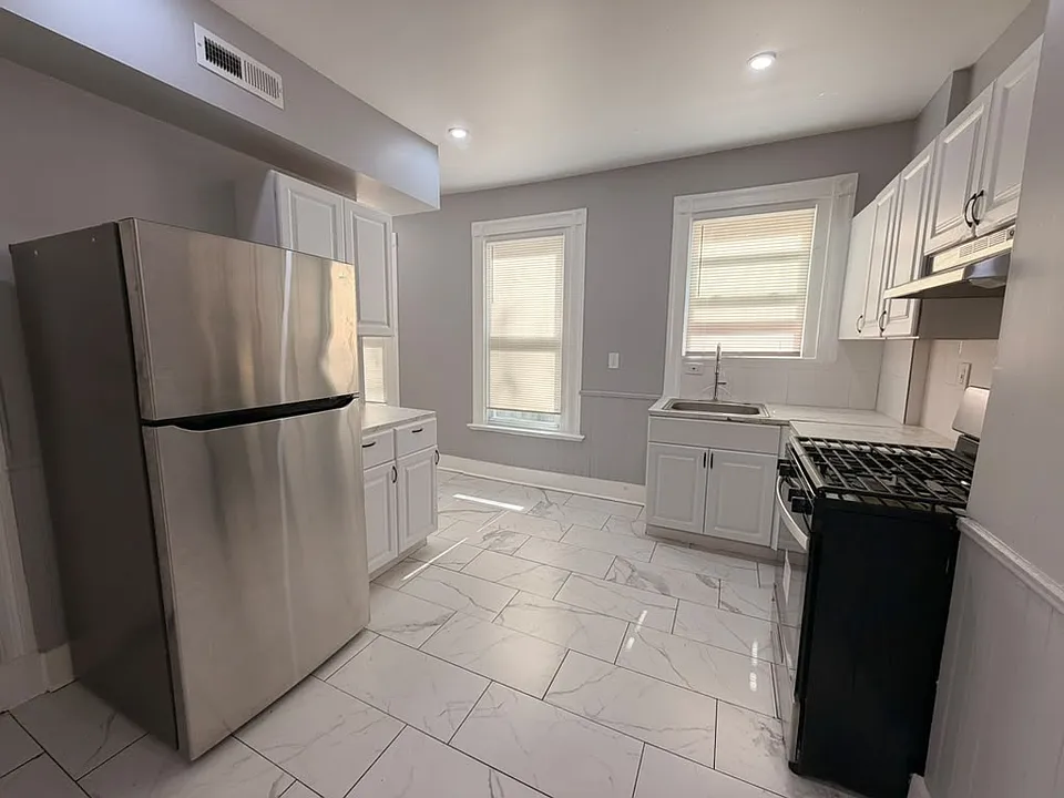 595 Dixwell Ave #2B