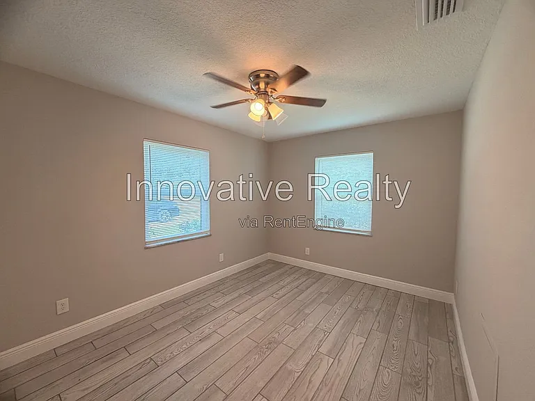 144 N Park Ave — Photo 19